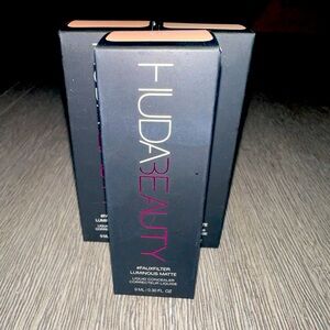 HUDA BEAUTY
#FauxFilter Matte Buildable Coverage Waterproof Concealer